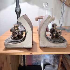 Set of 2 Bookends